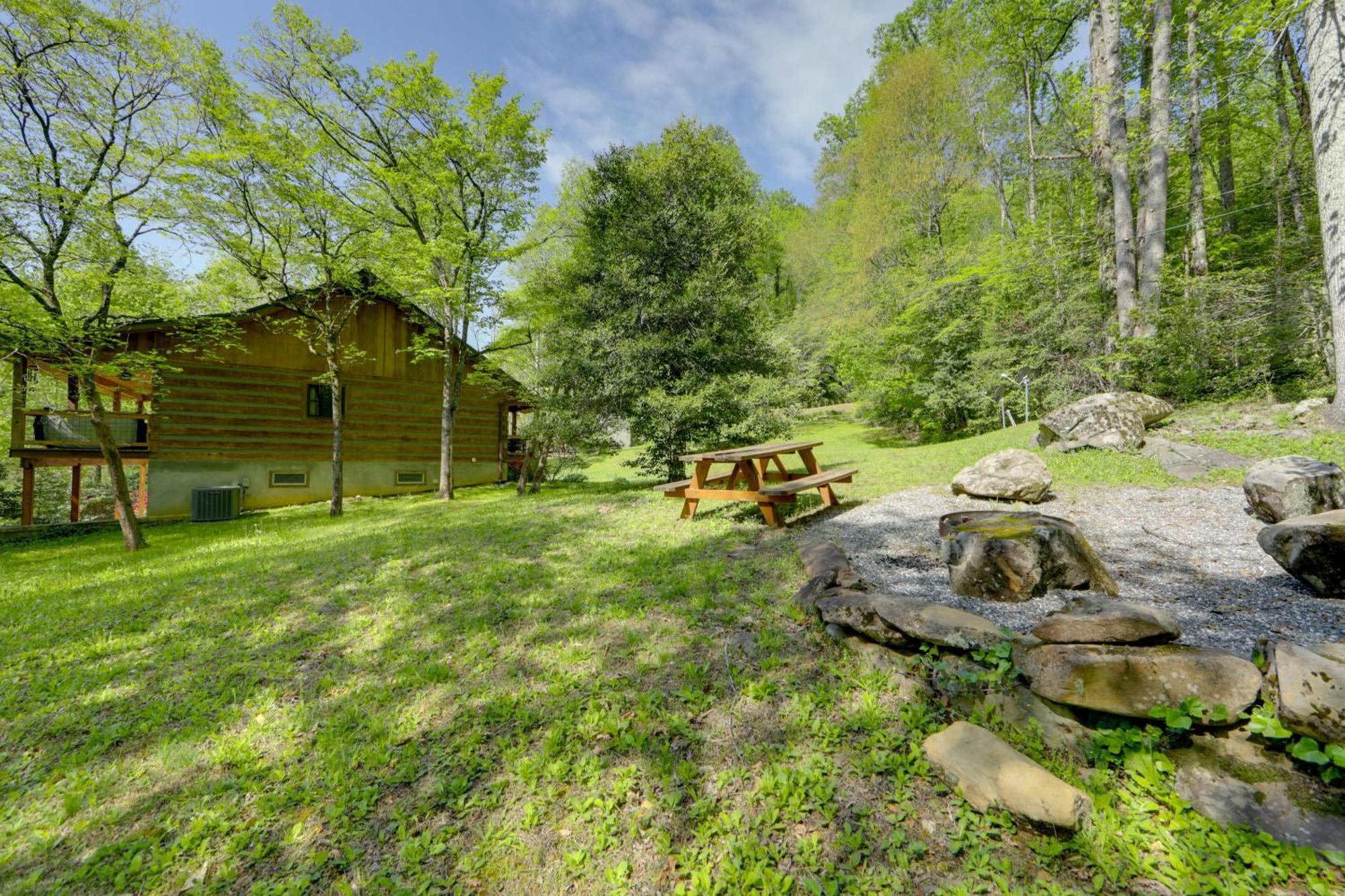 North Carolina Cabin - Hot Tub, Near Coopers Creek Bryson City Ngoại thất bức ảnh